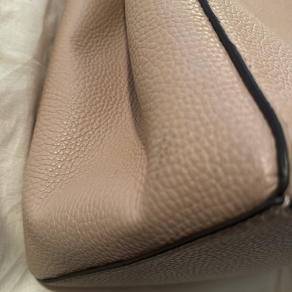 Tory Burch McGraw Triangular Pebbled Leather Tote. Color: Tiramisu - Picture 14 of 15